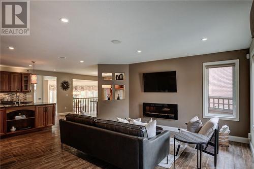 15 Platinum Place, Sudbury, ON - Indoor Photo Showing Living Room With Fireplace