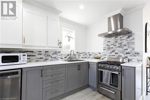 349 Third Avenue W, North Bay, ON - Indoor Photo Showing Kitchen With Upgraded Kitchen