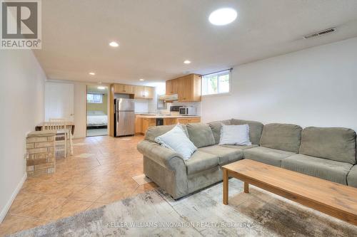 860 Guelph Street, Kitchener, ON - Indoor Photo Showing Living Room