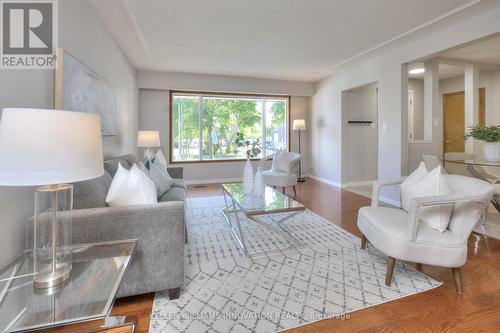 860 Guelph Street, Kitchener, ON - Indoor Photo Showing Living Room