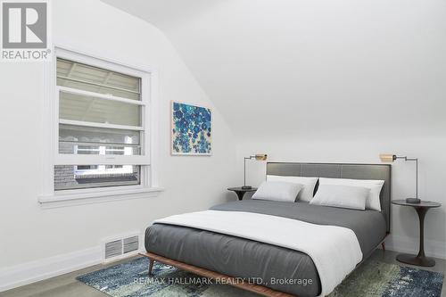 Upper - 5245 Wyandotte Street E, Windsor, ON - Indoor Photo Showing Bedroom