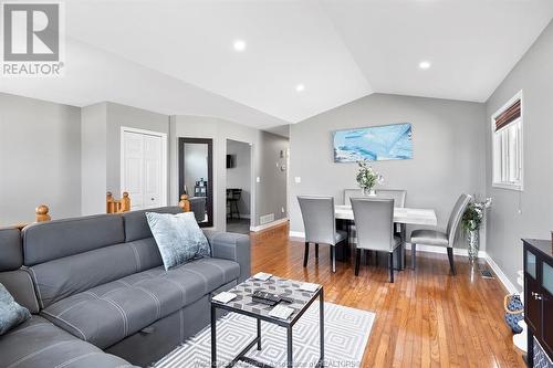 1035 Monarch Meadows, Lakeshore, ON - Indoor Photo Showing Living Room