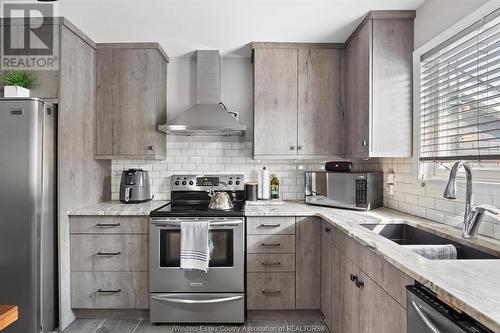 1035 Monarch Meadows, Lakeshore, ON - Indoor Photo Showing Kitchen