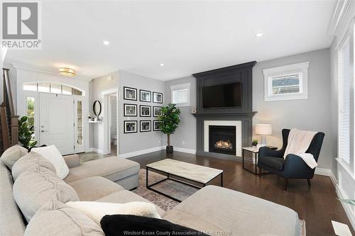 242 Meadowview Avenue, Amherstburg, ON - Indoor Photo Showing Living Room With Fireplace