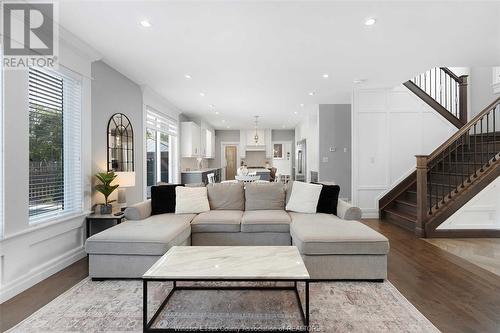 242 Meadowview Avenue, Amherstburg, ON - Indoor Photo Showing Living Room