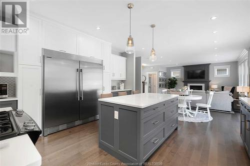 242 Meadowview Avenue, Amherstburg, ON - Indoor Photo Showing Kitchen With Upgraded Kitchen