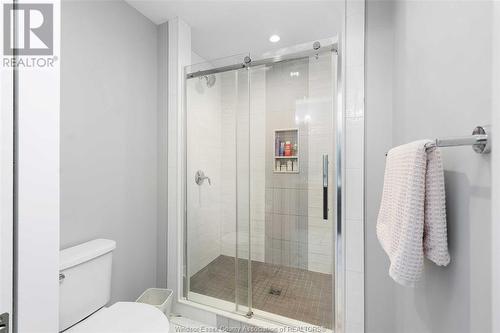 242 Meadowview Avenue, Amherstburg, ON - Indoor Photo Showing Bathroom