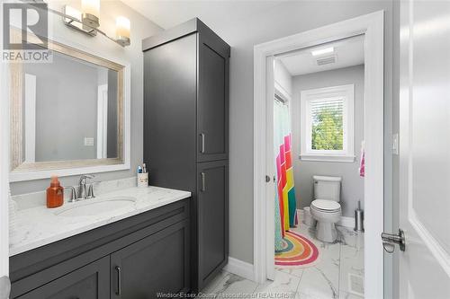 242 Meadowview Avenue, Amherstburg, ON - Indoor Photo Showing Bathroom