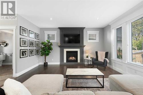 242 Meadowview Avenue, Amherstburg, ON - Indoor Photo Showing Living Room With Fireplace