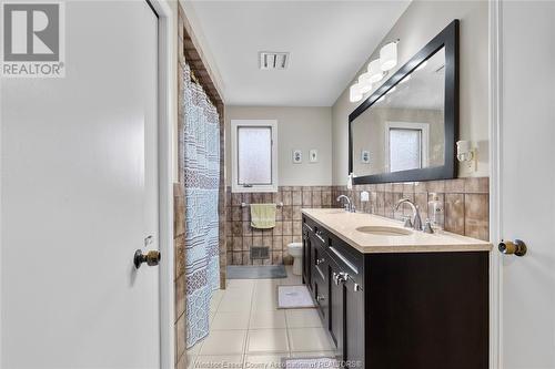 2430 Via Vita Street, Windsor, ON - Indoor Photo Showing Bathroom