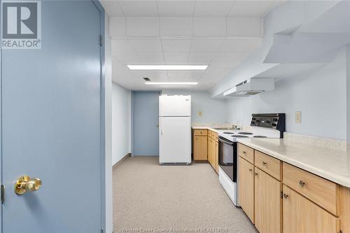 2430 Via Vita Street, Windsor, ON - Indoor Photo Showing Kitchen