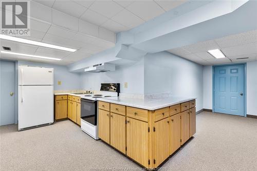 2430 Via Vita Street, Windsor, ON - Indoor Photo Showing Kitchen