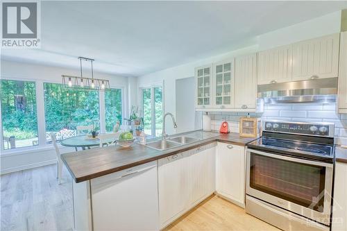 6119 Rivermill Crescent, Ottawa, ON - Indoor Photo Showing Kitchen With Double Sink