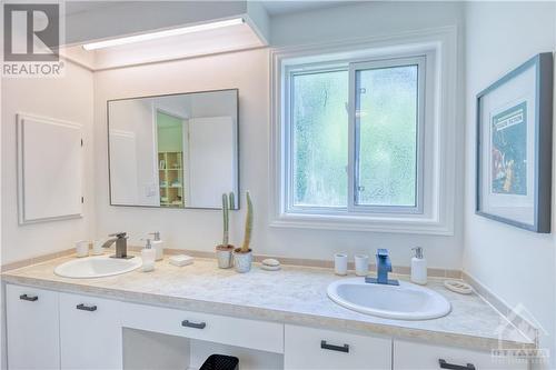 6119 Rivermill Crescent, Ottawa, ON - Indoor Photo Showing Bathroom