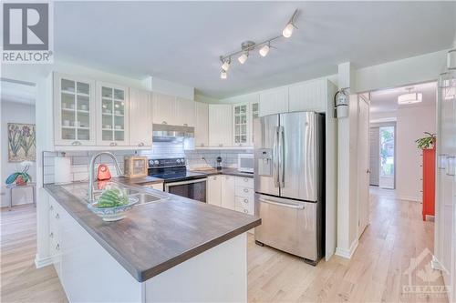 6119 Rivermill Crescent, Ottawa, ON - Indoor Photo Showing Kitchen