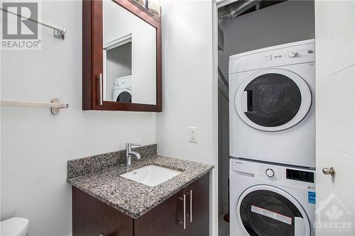 40 Nepean Street Unit#705, Ottawa, ON - Indoor Photo Showing Laundry Room