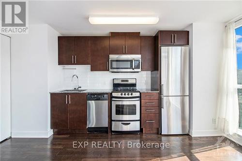 705 - 40 Nepean Street, Ottawa, ON - Indoor Photo Showing Kitchen With Stainless Steel Kitchen