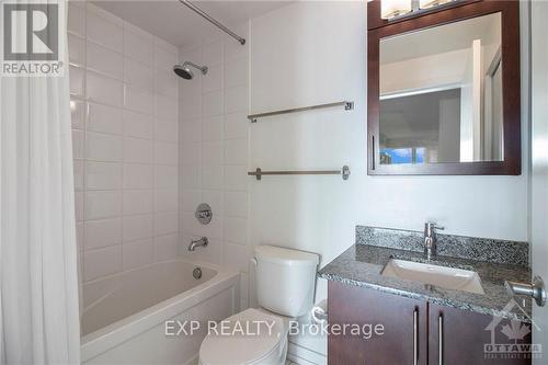 705 - 40 Nepean Street, Ottawa, ON - Indoor Photo Showing Bathroom