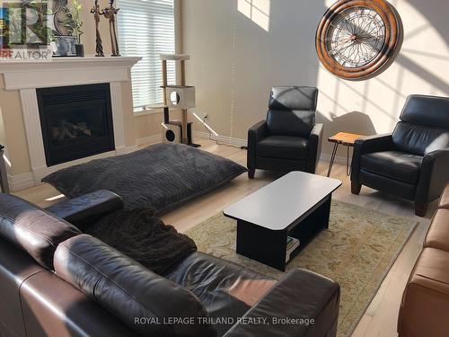 303 Berryhill Drive, London, ON - Indoor Photo Showing Living Room With Fireplace