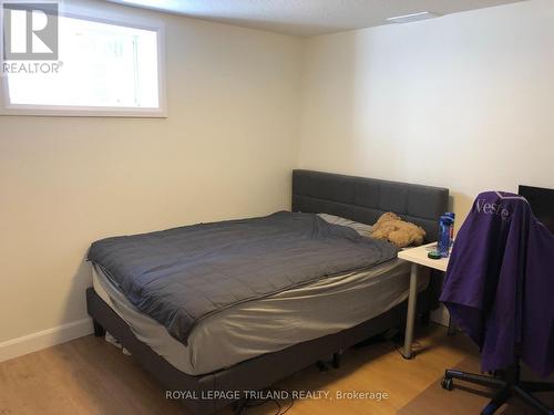 303 Berryhill Drive, London, ON - Indoor Photo Showing Bedroom