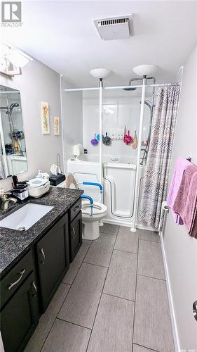 101 918 Argyle Avenue, Saskatoon, SK - Indoor Photo Showing Bathroom