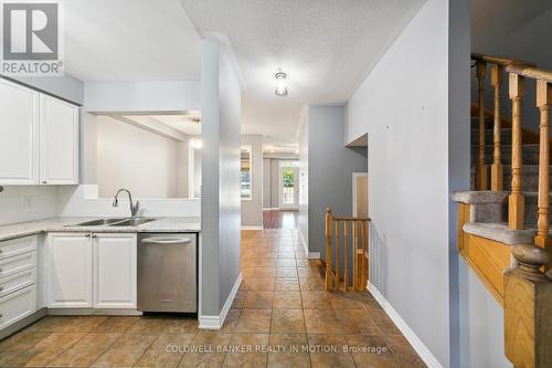 15 - 1015 Galesway Boulevard, Mississauga, ON - Indoor Photo Showing Kitchen With Double Sink