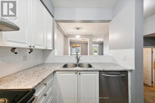 15 - 1015 Galesway Boulevard, Mississauga, ON - Indoor Photo Showing Kitchen With Double Sink