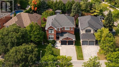 6 Gleave Court, Aurora, ON - Outdoor With Facade