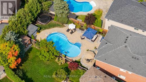 6 Gleave Court, Aurora, ON - Outdoor With In Ground Pool With View