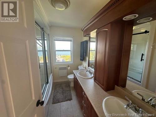 142 Eddy, Dalhousie, NB - Indoor Photo Showing Bathroom