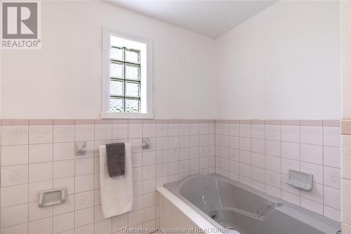 13561 Morris Road, Comber, ON - Indoor Photo Showing Bathroom