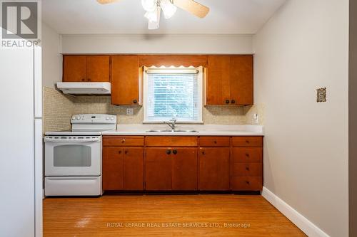 1185 Sylva Road, Mississauga, ON - Indoor Photo Showing Kitchen With Double Sink