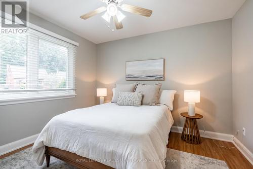 1185 Sylva Road, Mississauga, ON - Indoor Photo Showing Bedroom