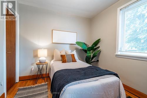 1185 Sylva Road, Mississauga, ON - Indoor Photo Showing Bedroom