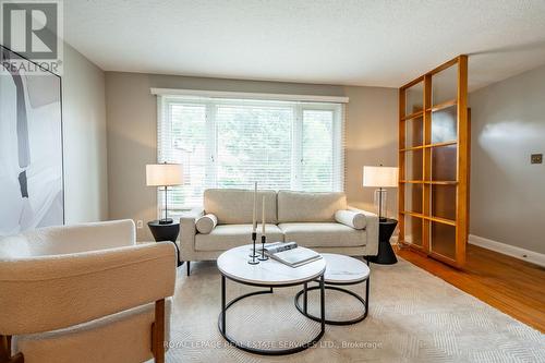 1185 Sylva Road, Mississauga, ON - Indoor Photo Showing Living Room