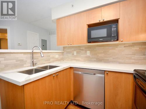 308 - 1491 Maple Avenue W, Milton (Dempsey), ON - Indoor Photo Showing Kitchen With Double Sink