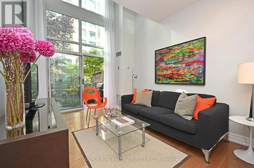 121 - 109 Front Street E, Toronto (Moss Park), ON - Indoor Photo Showing Living Room