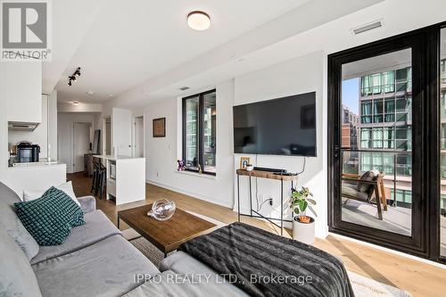 401 - 200 Sudbury Street, Toronto, ON - Indoor Photo Showing Living Room