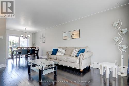 15 Ivordale Crescent, Toronto (Wexford-Maryvale), ON - Indoor Photo Showing Living Room