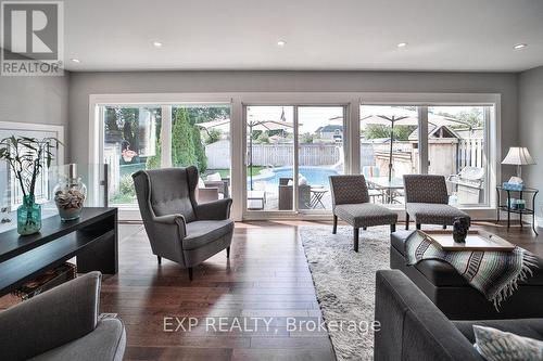 42 Tower Drive, Toronto (Wexford-Maryvale), ON - Indoor Photo Showing Living Room