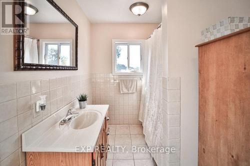 42 Tower Drive, Toronto, ON - Indoor Photo Showing Bathroom