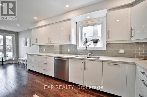 42 Tower Drive, Toronto, ON - Indoor Photo Showing Kitchen With Double Sink With Upgraded Kitchen