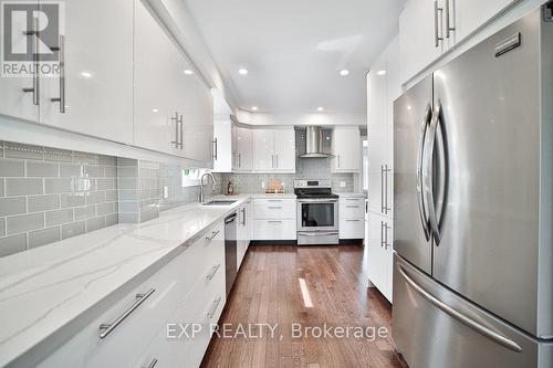 42 Tower Drive, Toronto (Wexford-Maryvale), ON - Indoor Photo Showing Kitchen With Upgraded Kitchen