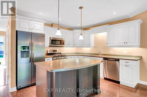 13 - 660 Albert Street, Fort Erie, ON - Indoor Photo Showing Kitchen With Upgraded Kitchen