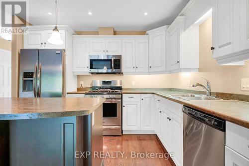 13 - 660 Albert Street, Fort Erie, ON - Indoor Photo Showing Kitchen With Double Sink With Upgraded Kitchen