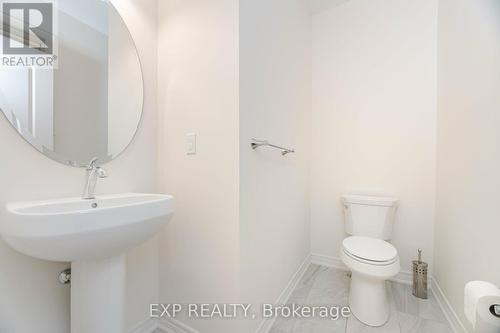 32 Richard Boyd Drive, East Gwillimbury, ON - Indoor Photo Showing Bathroom