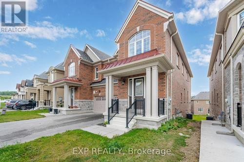 32 Richard Boyd Drive, East Gwillimbury (Holland Landing), ON - Outdoor With Facade