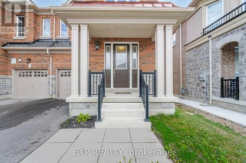 32 Richard Boyd Drive, East Gwillimbury (Holland Landing), ON - Outdoor With Facade