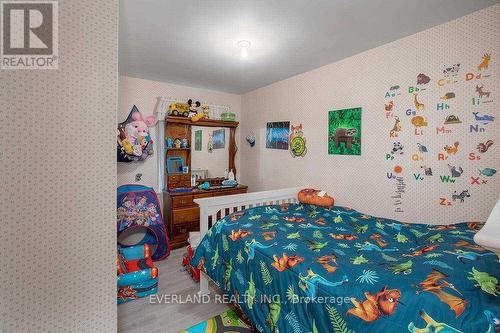 67 Hillsview Road, Bradford West Gwillimbury, ON - Indoor Photo Showing Bedroom