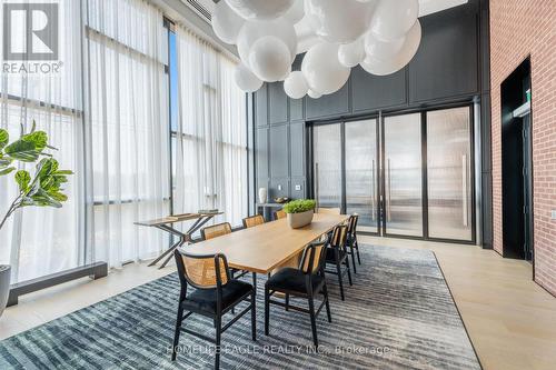 1709 - 3220 William Coltson Avenue, Oakville, ON - Indoor Photo Showing Dining Room